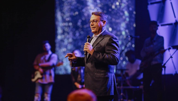 pastor chris hodges scandal